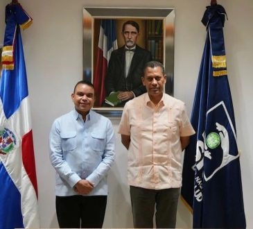 SNS e INDOTEL proyectan sistema único de historial clínico con cédula de identidad