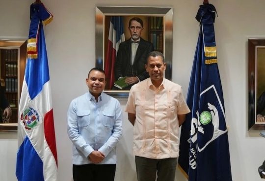 SNS e INDOTEL proyectan sistema único de historial clínico con cédula de identidad