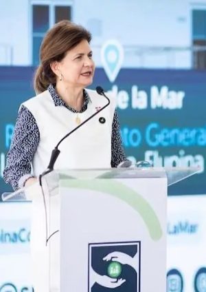 Autoridades de Salud inauguran remozado Hospital Municipal Srta. Elupina Cordero en Sabana de la Mar