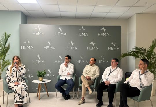 HEMA presenta su innovador modelo de atención médica especializada y humanizada en Santiago