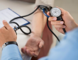 Especialista de Mayo Clinic advierte que hipertensión puede desarrollarse sin síntomas y destaca factores de estilo de vida que influyen en el riesgo