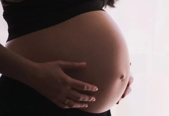 Profamilia urge políticas públicas integrales para abordar embarazo en adolescentes más vulnerables