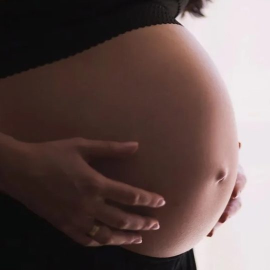 Profamilia urge políticas públicas integrales para abordar embarazo en adolescentes más vulnerables