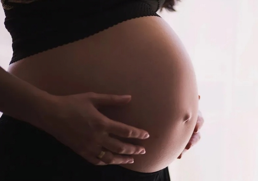 Profamilia urge políticas públicas integrales para abordar embarazo en adolescentes más vulnerables
