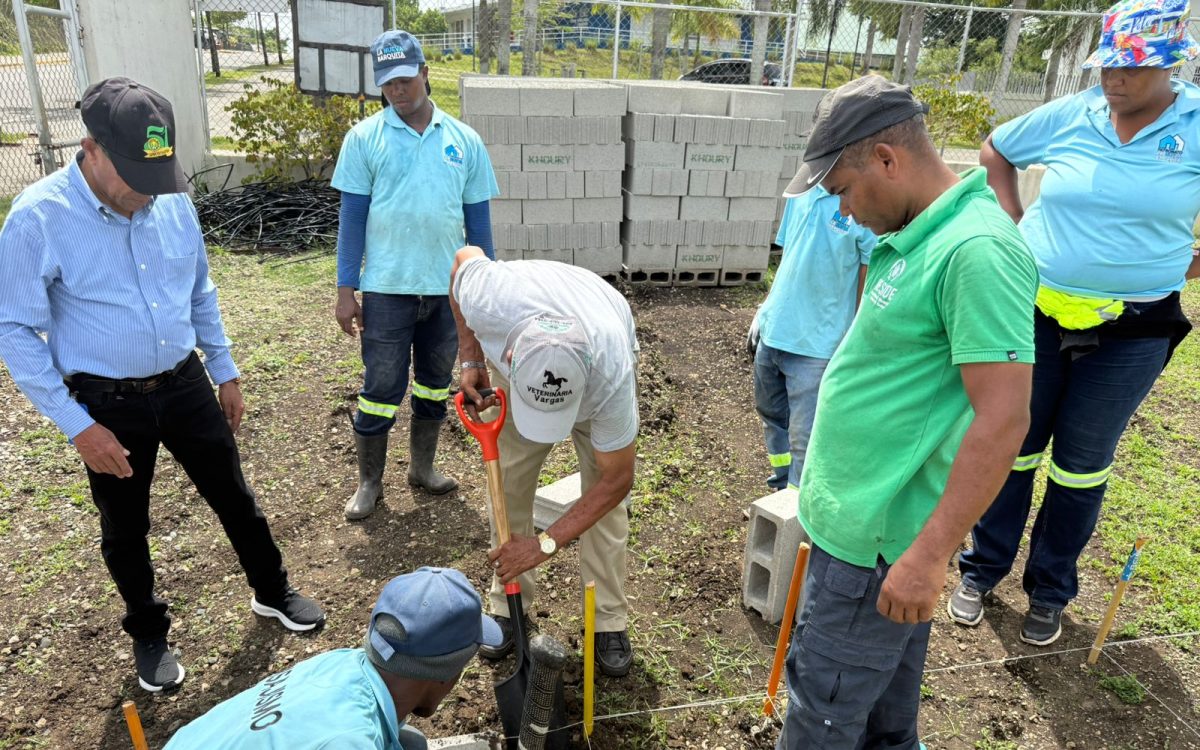 RESIDE y Ministerio de Agricultura impulsan rehabilitación de huerto comunitario para fortalecer la huertoterapia