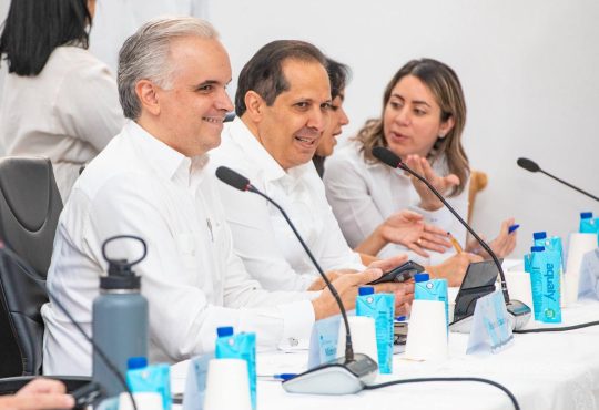 Ministro de Salud destaca avances que consolidan a Santiago como referente nacional en salud pública preventiva