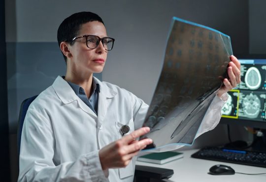 Los tumores cerebrales benignos también pueden afectar funciones vitales, advierte especialista de Cleveland Clinic Los tumores cerebrales benignos también pueden afectar funciones vitales, advierte especialista de Cleveland Clinic