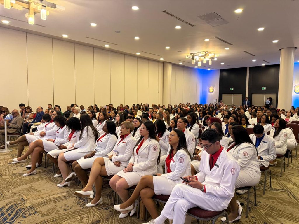 Maternidad la Altagracia entrega al país 41 nuevos especialistas en 5 especialidades médicas