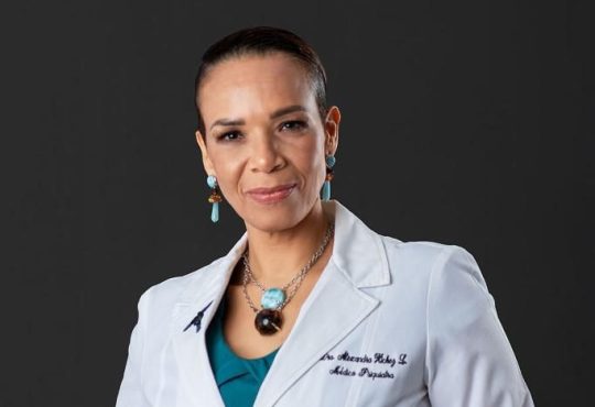 Dra. Alexandra Hichez formará parte del nuevo Instituto de Neurociencia que impulsará el SNS