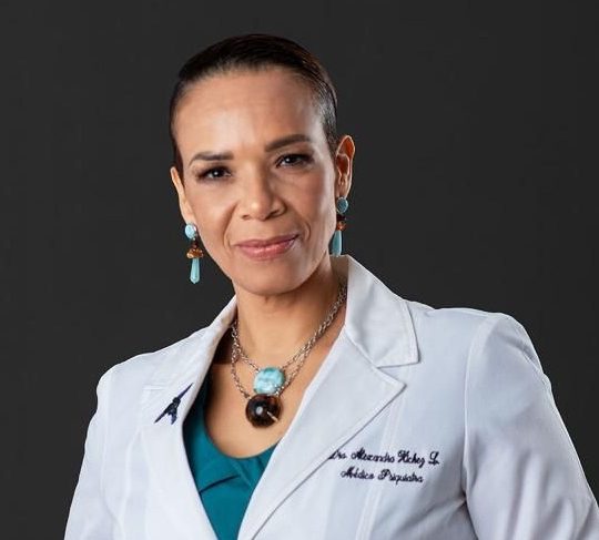 Dra. Alexandra Hichez formará parte del nuevo Instituto de Neurociencia que impulsará el SNS