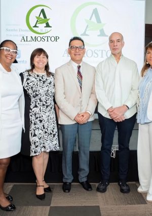 Dismenta presenta Almostop al sector salud dominicano