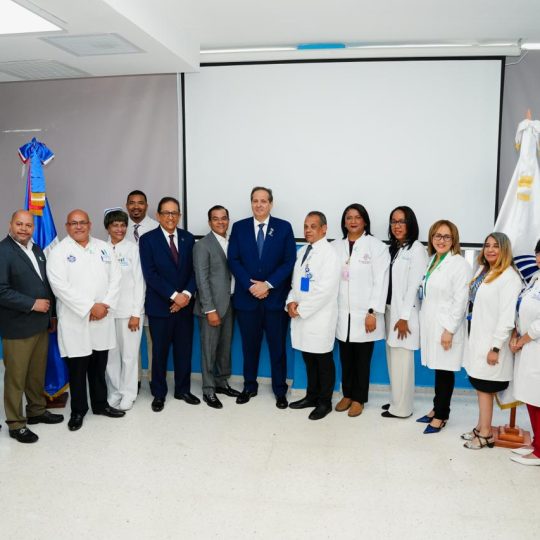 Juramentan Comité Hospitalario de Trasplante del Hospital Marcelino Vélez Santana