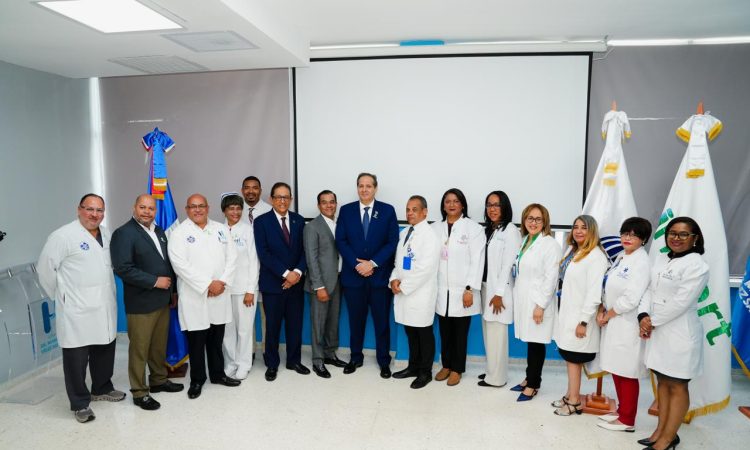 Juramentan Comité Hospitalario de Trasplante del Hospital Marcelino Vélez Santana