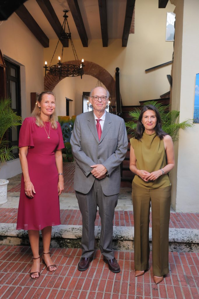 Gobierno de Alemania distingue al Dr. Herbert Stefan Stern Díaz con la Cruz de Caballero de la Orden del Mérito de la República Federal de Alemania Gobierno de Alemania distingue al Dr. Herbert Stefan Stern Díaz con la Cruz de Caballero de la Orden del Mérito de la República Federal de Alemania