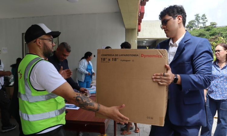 La Iglesia de Jesucristo y el Gobierno Bolivariano de Venezuela coordinan entrega de alimentos e insumos médicos para afectados por los terremotos La Iglesia de Jesucristo y el Gobierno Bolivariano de Venezuela coordinan entrega de alimentos e insumos médicos para afectados por los terremotos