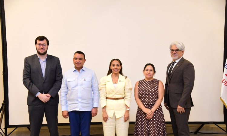 Ministerio de Salud Pública inicia medición del nivel de madurez de las Redes Integradas de Servicios de Salud en la Región Yuma Ministerio de Salud Pública inicia medición del nivel de madurez de las Redes Integradas de Servicios de Salud en la Región Yuma