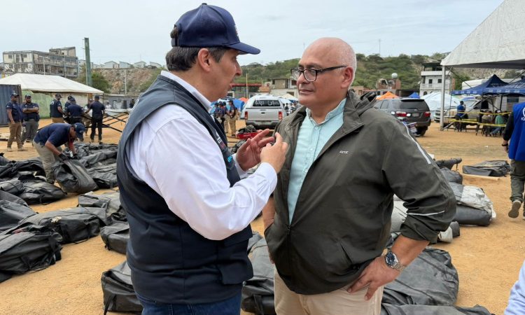 Ministro Víctor Atallah verifica en Venezuela el despliegue del hospital de campaña dominicano y la ayuda humanitaria Ministro Víctor Atallah verifica en Venezuela el despliegue del hospital de campaña dominicano y la ayuda humanitaria