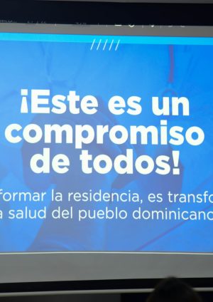Ministro de Salud, Víctor Atallah promueve diálogo y mejores condiciones para médicos residentes