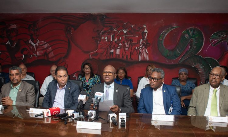 CMD califica de éxito rotundo paro de 24 horas, resalta victoria en La Vega y ratifica acciones frente al Código Penal. CMD califica de éxito rotundo paro de 24 horas, resalta victoria en La Vega y ratifica acciones frente al Código Penal.