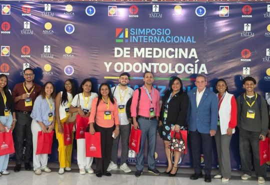 Escuelas de Medicina y Odontología de la UCE participan en el III Simposio Internacional Médico y Odontológico de la UCNE