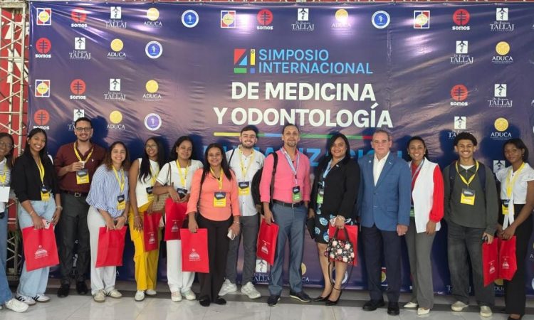 Escuelas de Medicina y Odontología de la UCE participan en el III Simposio Internacional Médico y Odontológico de la UCNE Escuelas de Medicina y Odontología de la UCE participan en el III Simposio Internacional Médico y Odontológico de la UCNE