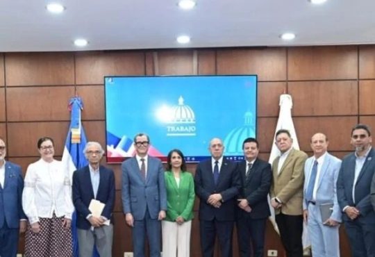 ANDECLIP suspende paro nacional de Clínicas Privadas, Garantizan servicios médicos completos tras acuerdo con ARS