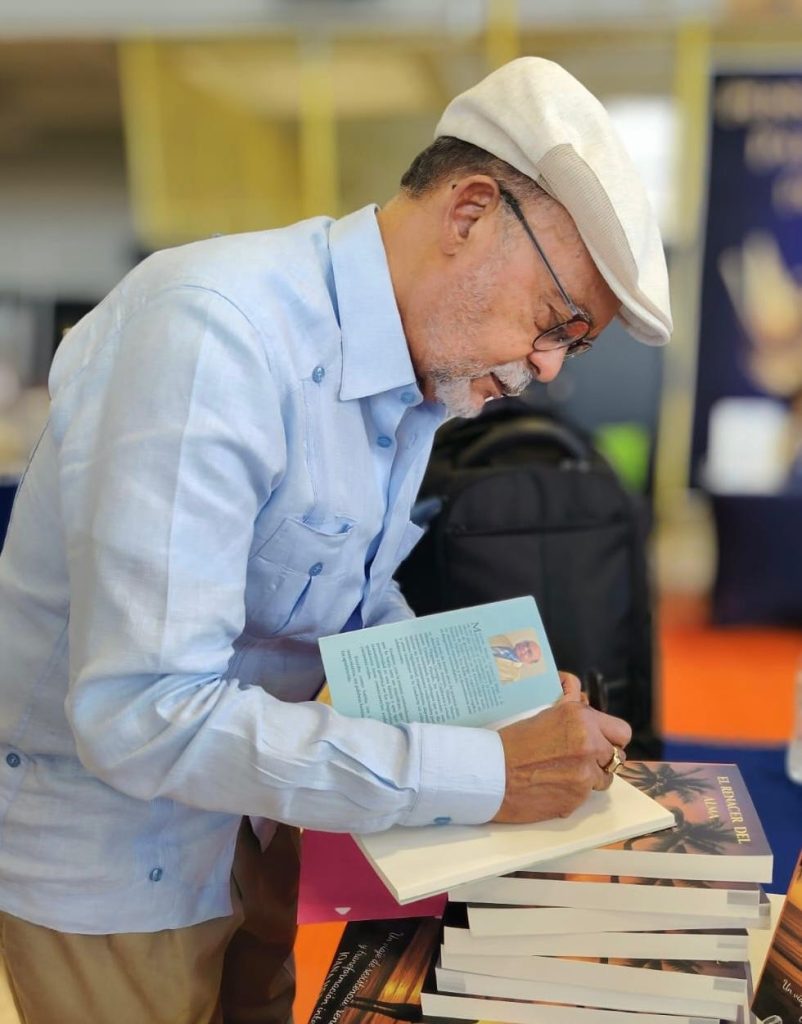 Dr. Manuel Mota Castillo presenta en Nueva York su Compendio de Psiquiatría Pediátrica