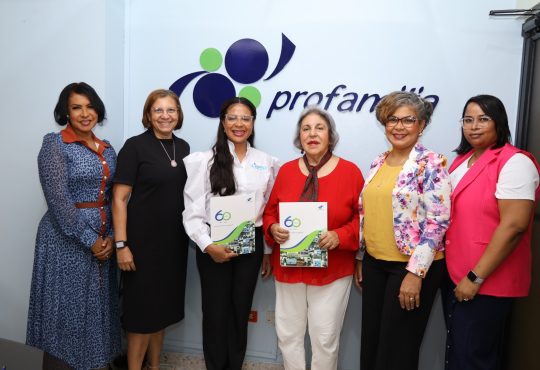 Profamilia y CIPESA firman acuerdo para realizar la quinta edición del Premio Periodístico Nacional en Salud Raphy Durán Profamilia y CIPESA firman acuerdo para realizar la quinta edición del Premio Periodístico Nacional en Salud Raphy Durán