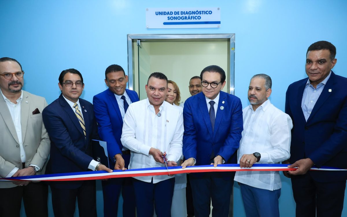 SNS dota al Hospital Cabral y Báez del único densitómetro óseo de la Red Pública en la región Norte