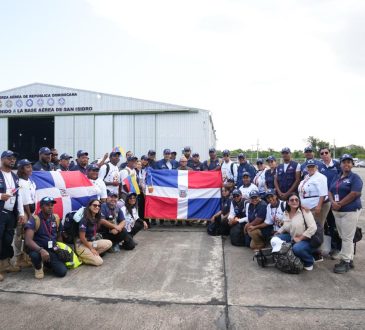 Ministro de Salud retorna al país junto al Equipo Médico de Emergencia tras culminar misión humanitaria en Venezuela
