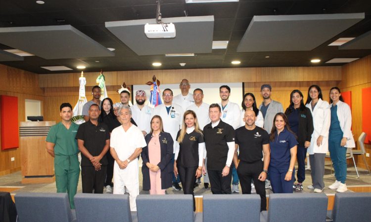 CECANOT lidera jornada científica RINOLAB que reunió a expertos nacionales e internacionales en cirugía plástica facial y reconstructiva CECANOT lidera jornada científica RINOLAB que reunió a expertos nacionales e internacionales en cirugía plástica facial y reconstructiva