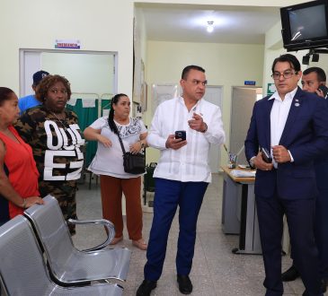 Director del SNS realiza visitas no programadas a centros de salud de Santiago Oeste y dispone mejoras para fortalecer la atención