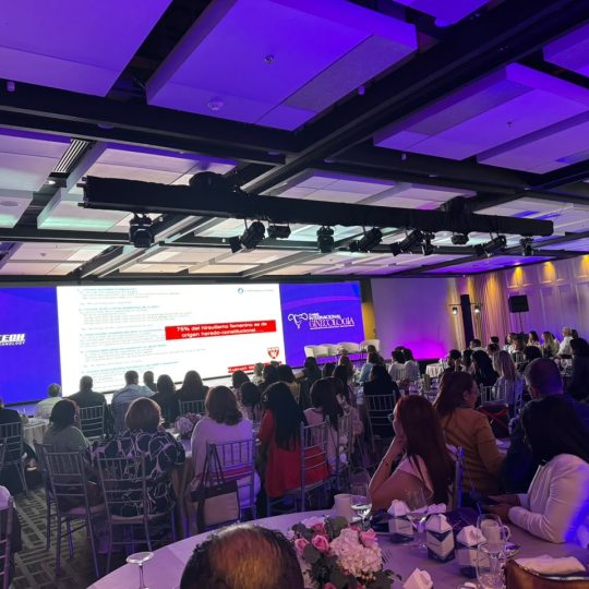 Especialistas de cinco países analizan los principales avances en salud femenina durante la Cumbre Internacional de Ginecología 2026