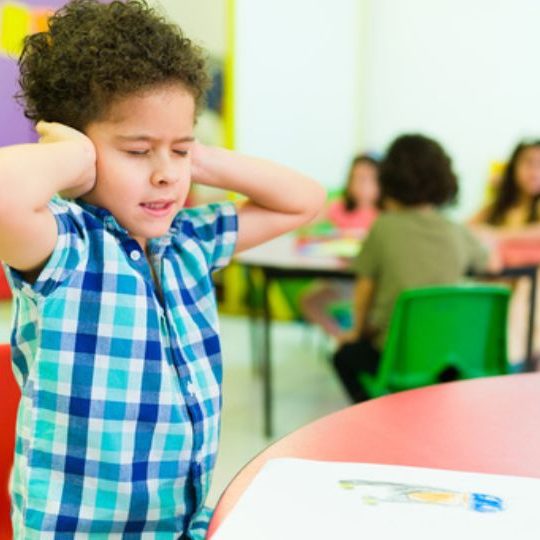 Salud auditiva infantil: La clave oculta del rendimiento escolar