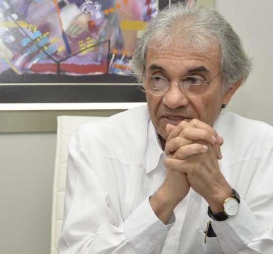 Clínicas privadas evaluarán suspender servicios a afiliados de ARS en medio de creciente tensión del sector salud