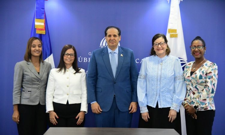 Juramentación de la Dra. Jennie M. Adorno Rivera, como Directora Ejecutiva del Consejo Nacional de Bioética en Salud