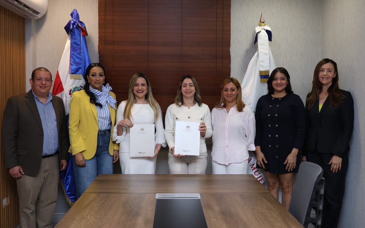 Ministerio de la Mujer y Hospital Pediátrico Dr. Hugo Mendoza firman acuerdo para fortalecer el apoyo a familias cuidadoras de pacientes hospitalizados