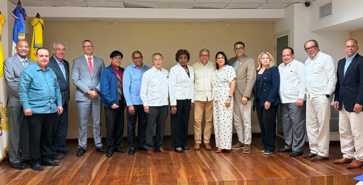 ADOFEM celebra reunión ordinaria en UCATECI y aborda prioridades estratégicas de la Educación Médica en República Dominicana