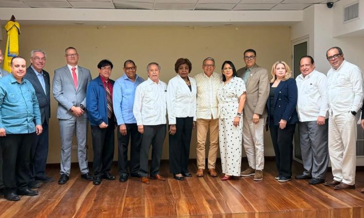 ADOFEM celebra reunión ordinaria en UCATECI y aborda prioridades estratégicas de la Educación Médica en República Dominicana