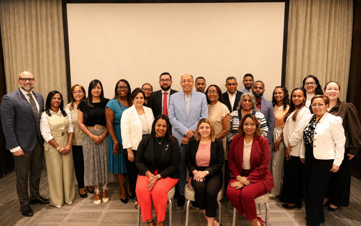 ARS SEMMA participa en encuentro regional sobre modelos sostenibles de atención oncológica junto a Roche República Dominicana