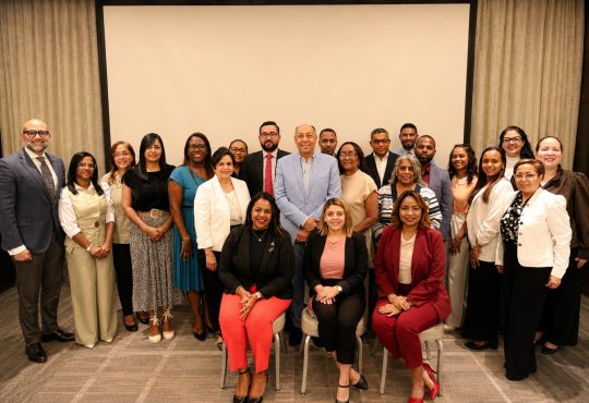 ARS SEMMA participa en encuentro regional sobre modelos sostenibles de atención oncológica junto a Roche República Dominicana