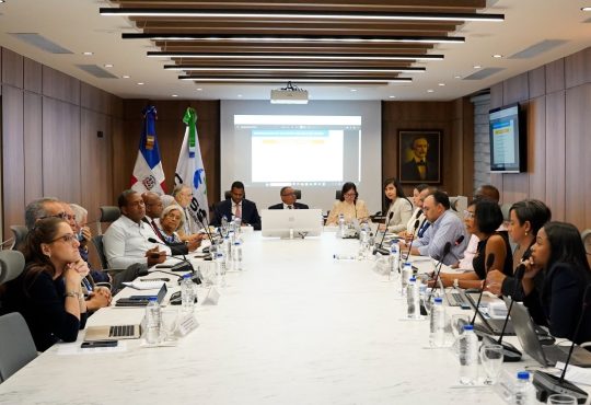 CNSS evalúa propuesta para la creación de un Fondo de Medicamentos de Alto Costo