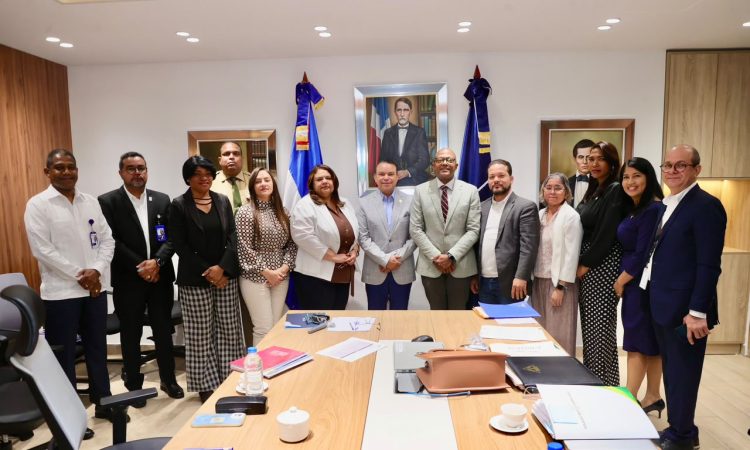 SNS y CMD mantienen diálogo y trabajo conjunto para fortalecimiento prestación de servicios de salud SNS y CMD mantienen diálogo y trabajo conjunto para fortalecimiento prestación de servicios de salud