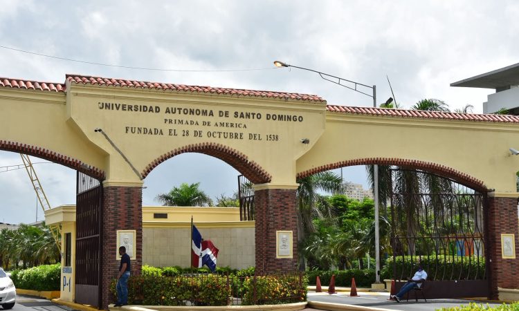 UASD inicia proceso para renovar acreditación de Medicina y obtener reconocimiento internacional