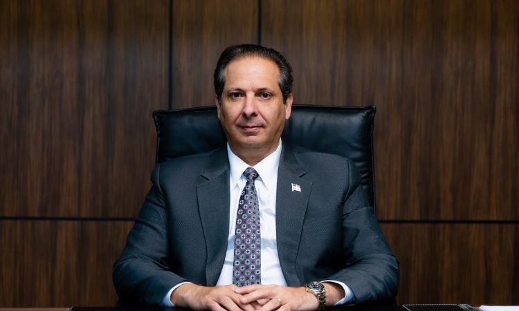 Ministro Víctor Atallah recomienda reforzar cuidados ante las altas temperaturas Ministro Víctor Atallah recomienda reforzar cuidados ante las altas temperaturas