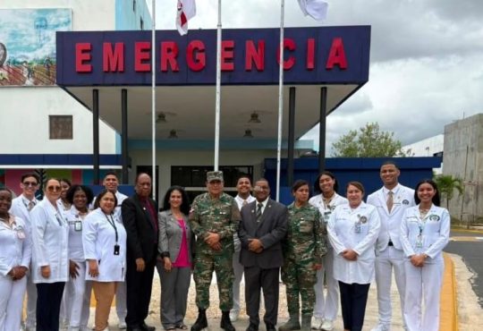 Hospital Militar Docente Dr. Ramón de Lara recibe visita de evaluación del MESCYT a la Escuela de Medicina de la UCE