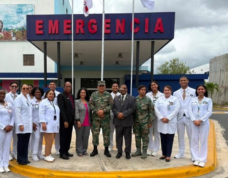 Hospital Militar Docente Dr. Ramón de Lara recibe visita de evaluación del MESCYT a la Escuela de Medicina de la UCE