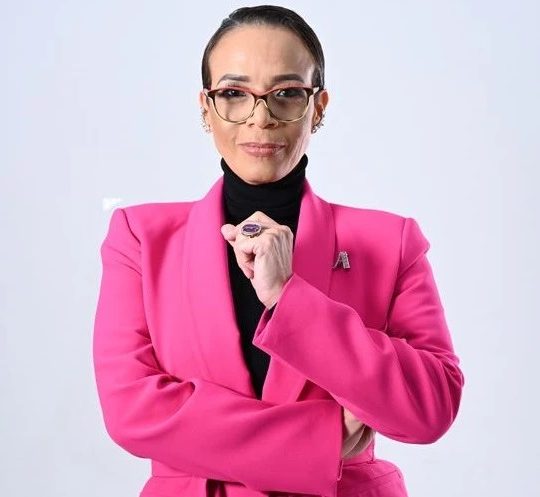 Dra. Alexandra Híchez conmueve e impacta a médicos intensivistas con un llamado al autocuidado en la conferencia "El Momento Decisivo" de Pharmatech
