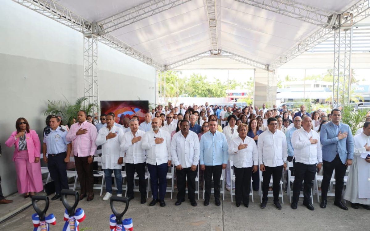 SNS inicia remozamiento de Emergencia y Edificio Pediátrico del Hospital Darío Contreras