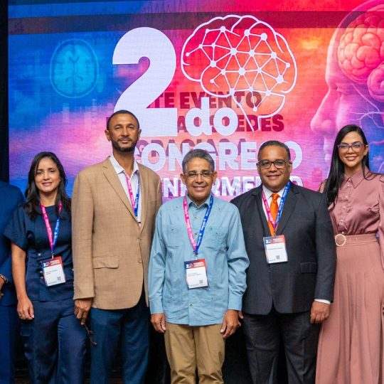 Presentan en congreso científico los avances del plan piloto de trombólisis para la red pública de salud